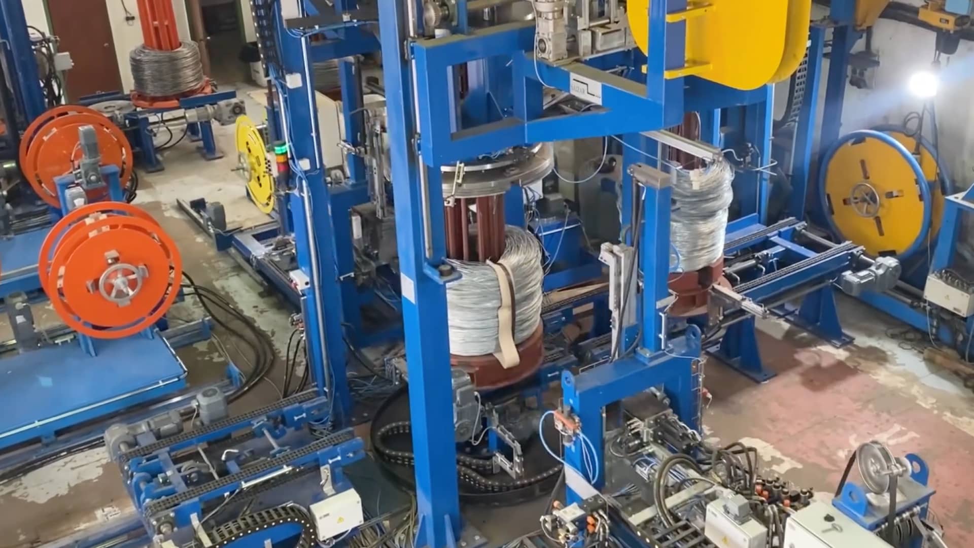 Sistema de introducción de consumibles de cartón de Saizar Strapping Machine S.L.