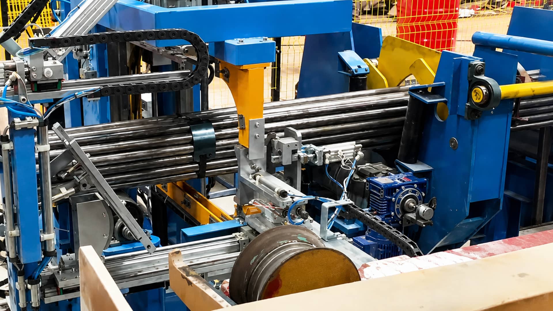 Sistema de etiquetado automático para paquetes de Saizar Strapping Machine S.L.
